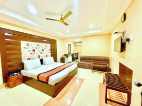 SIMLA HOTEL M A H A D E V A N near mall road and temple